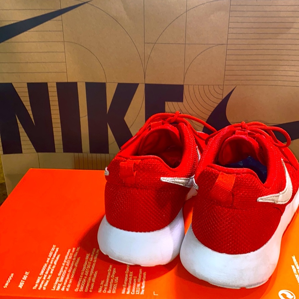 NIKE ROSHE. YOUTH 6 - Picture 5 of 8